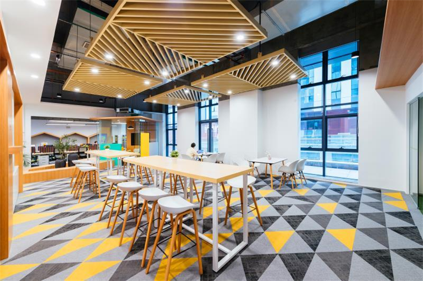 600平米產(chǎn)業(yè)園辦公空間設(shè)計(jì)效果圖