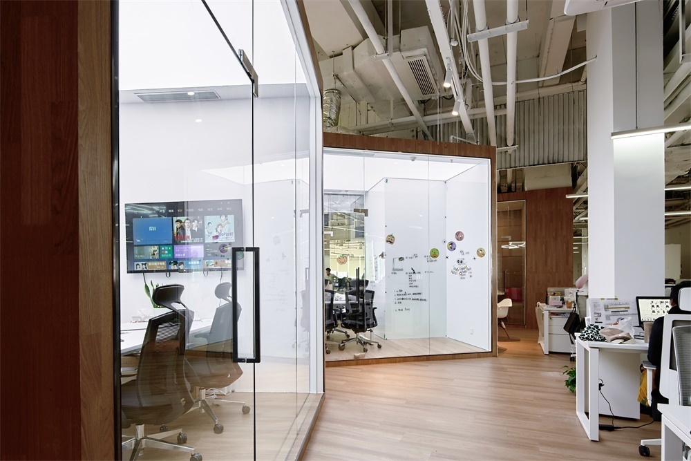 230平米現(xiàn)代辦公室裝修設(shè)計效果圖